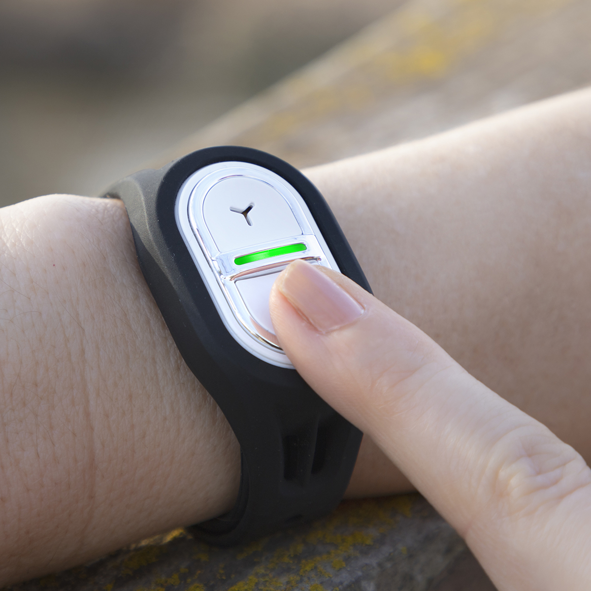 Innovagoods Bracelet Anti-moustique À Ultrasons Rechargeable Banic