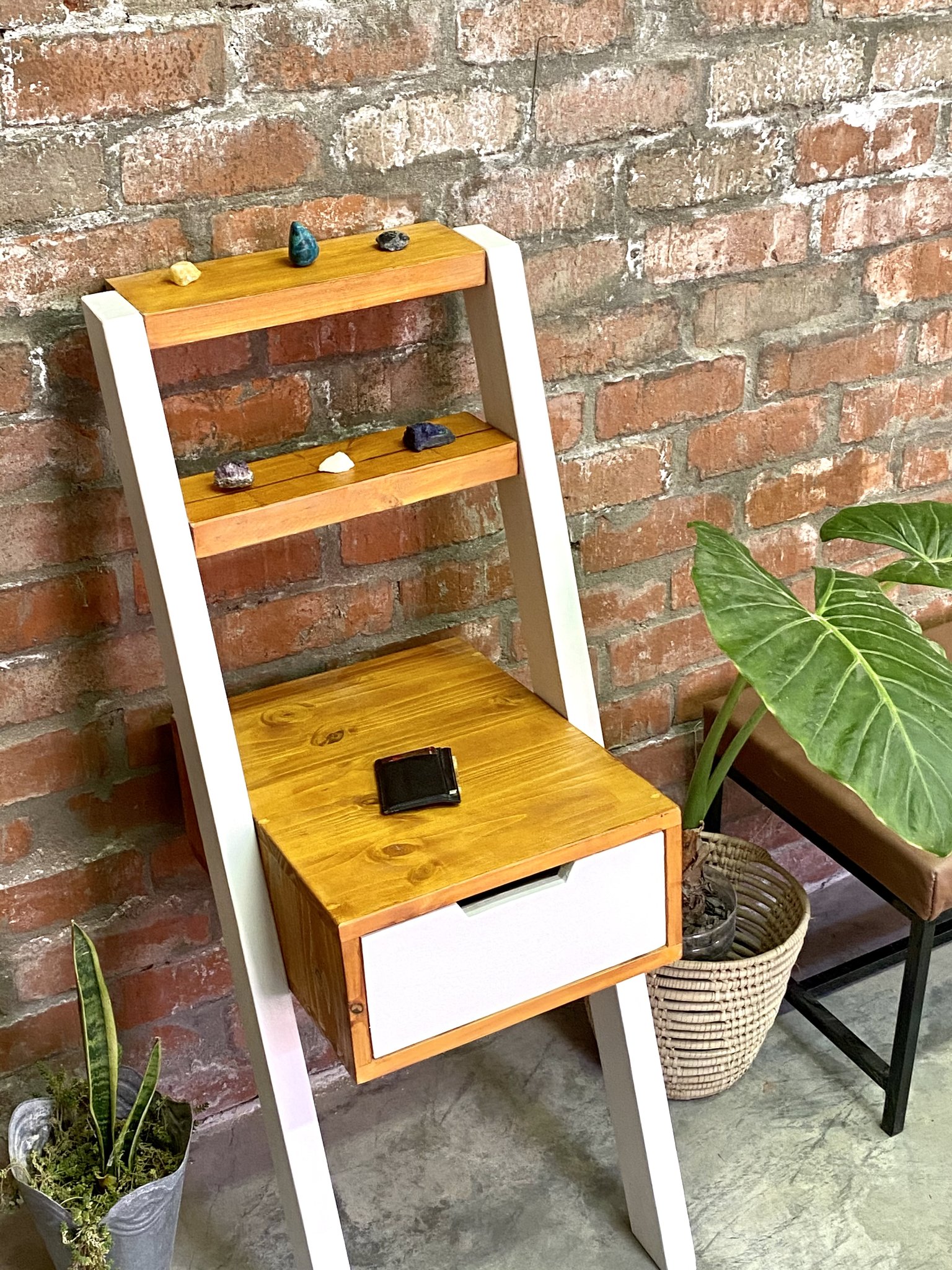 Camathele Leaning Side Table With Drawer 2.0