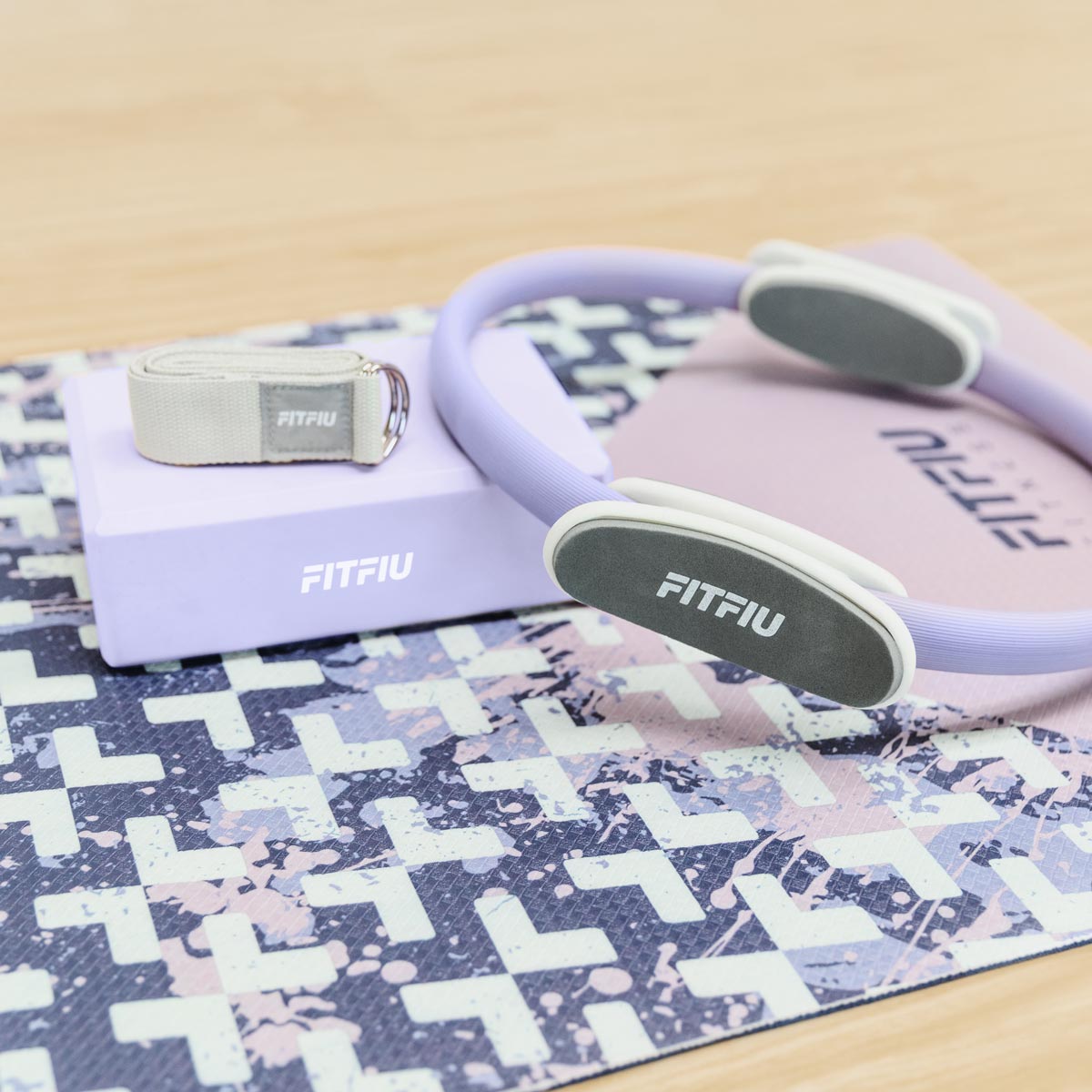 Kit Yoga Pilates 4 Accessoires Fitfiu Tapis, Brique, Anneau, Sangle