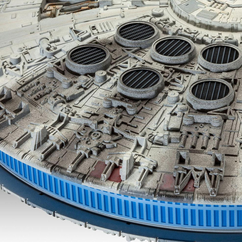 Star Wars Coloring Pages: Millennium Falcon in Action