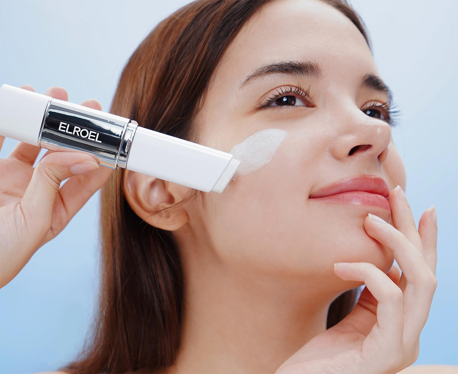 Aplikácia make-upu ELROEL Blanc Cover Cream Stick Light