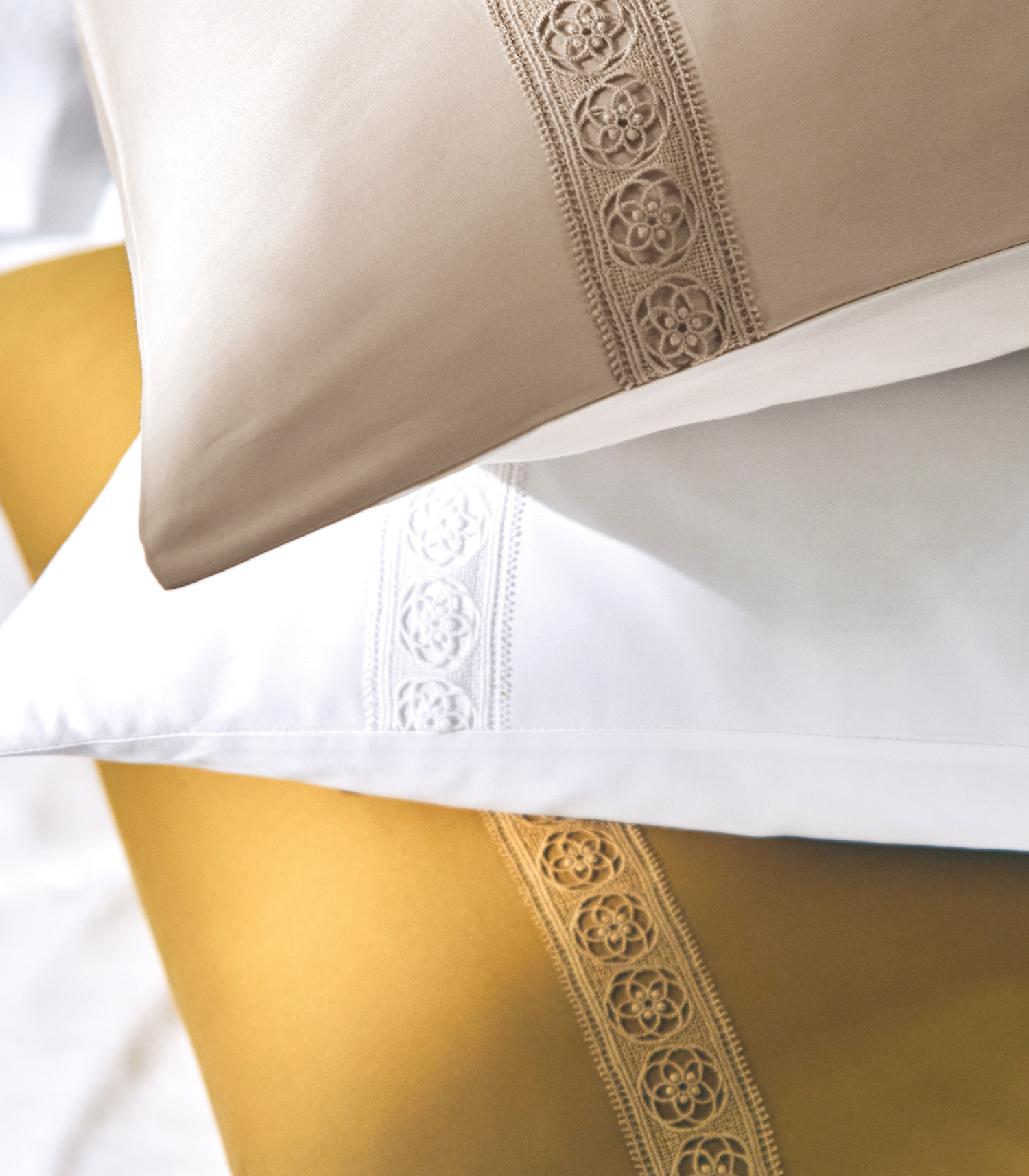 Kledingmaattabel met afmetingen voor verschillende maten.