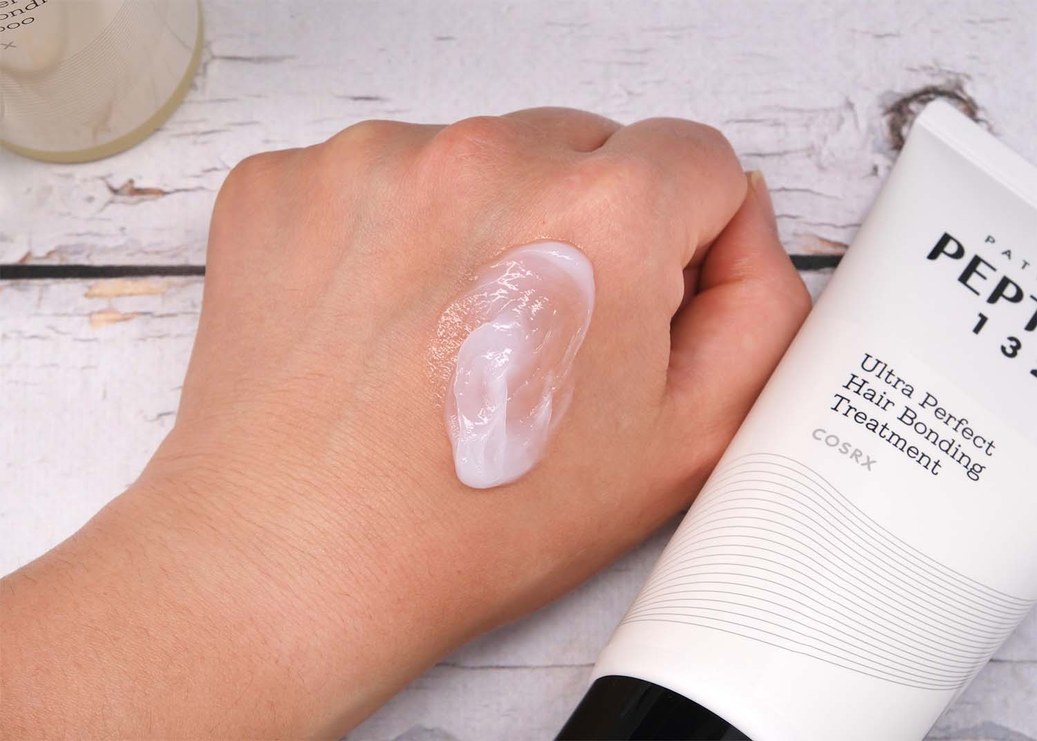 Obnovujúci vlasový treatment COSRX s PEPTIDE-132