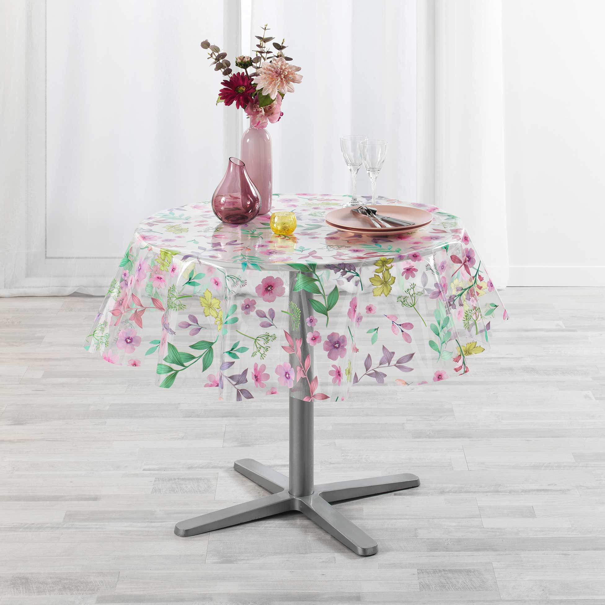Nappe imprimée rayures, 6 serviettes assorties. Tables