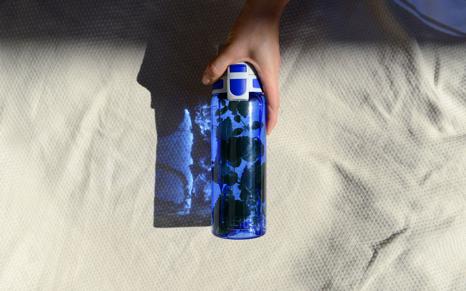 Gourde SIGG Total Color 1 Litre - Design Anthracite, Matériau Tritan, Légère Et Pratique