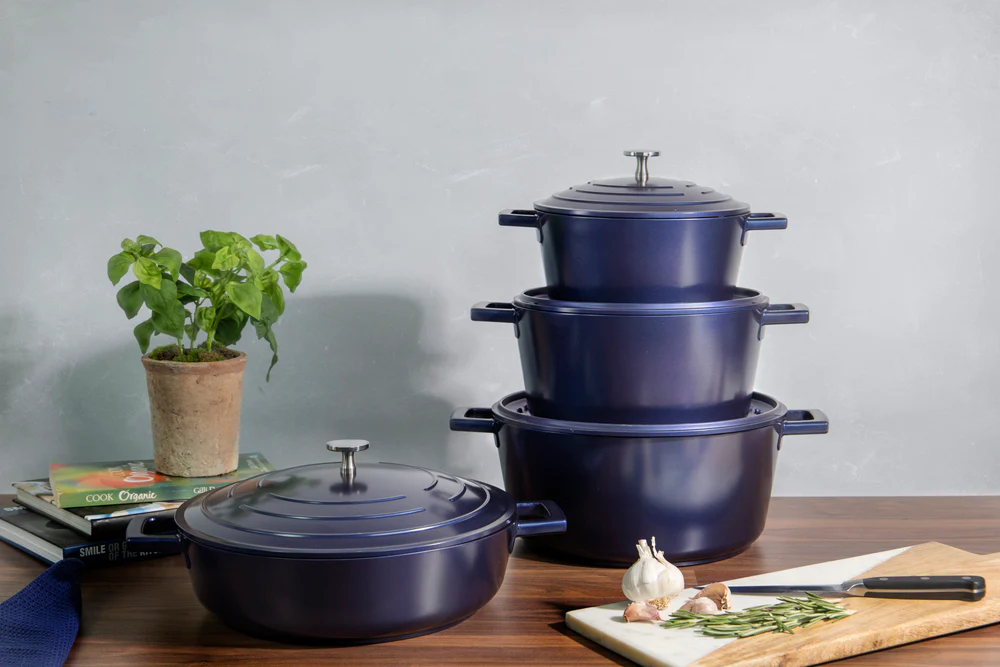 Masterclass - Petite Casserole En Aluminium Coulé Ultra Léger, 2.5 L, 20 Cm - Bleu Métallique