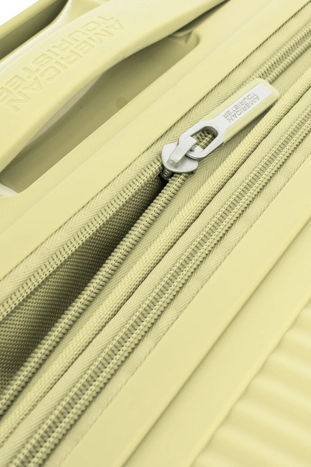 American Tourister Check-in Luggage