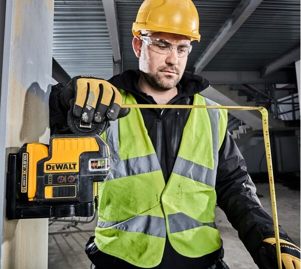 Niveau Laser En Croix Rouge 2 Points 10,8v Dce0822d1r Dewalt