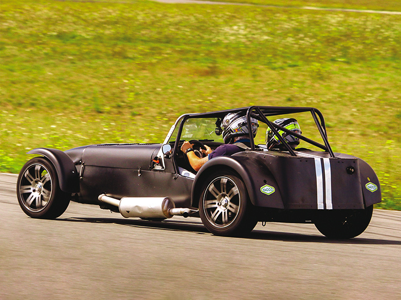 Pilotage : 10 Tours Au Volant De La Caterham Cup Sur Un Circuit Au ...
